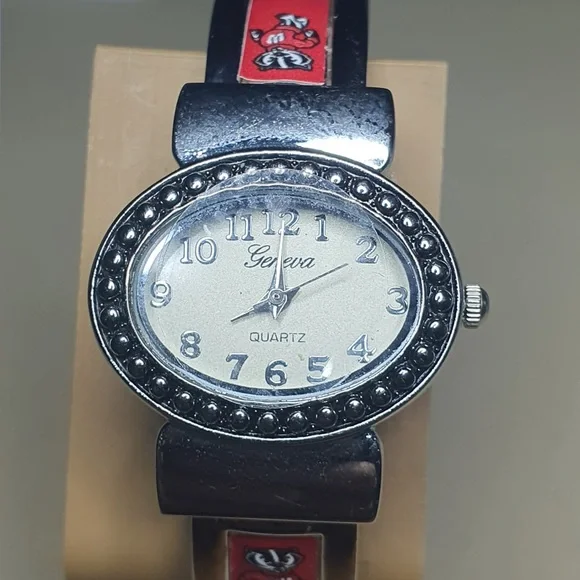 🦋10/$20🦋 Geneva University of Wisconsin Silver/Red Collegiate Women's Cuff Watch