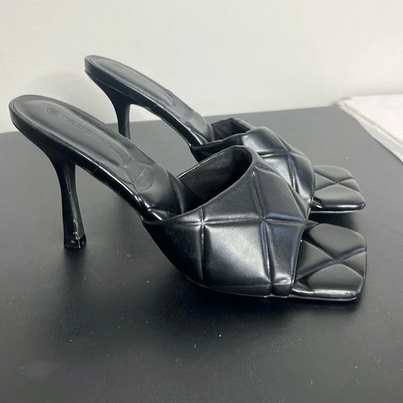 Women’s Size 10 Wild Diva Small Heeled Pumps