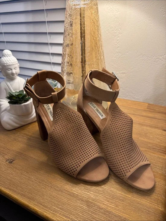 Steve Madden Tan Leather Perforated Ankle-Strap Block Heel Sandal