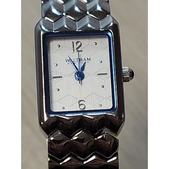 Waltham New York Wristwatch Japanese Quartz Silver-Tone Metal Bracelet WNY41