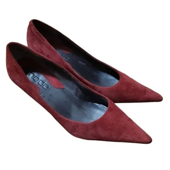 Moda red suede 3 in pointed toe heel, size 9.5