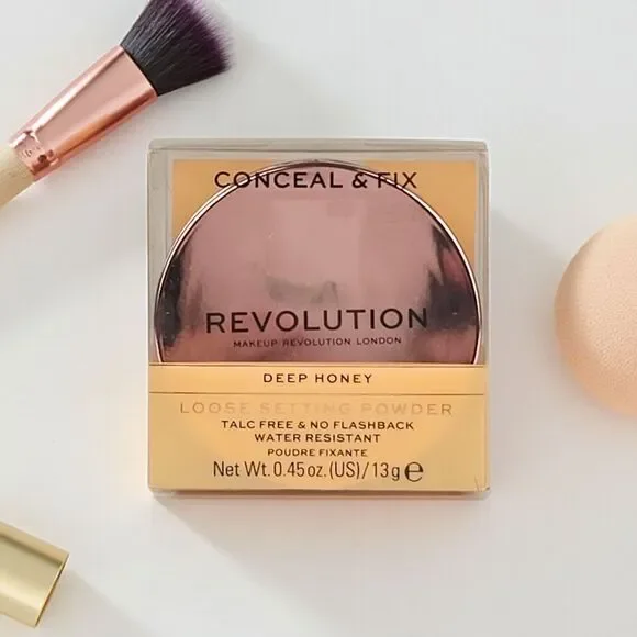 REVOLUTION Conceal & Fix Loose Setting Powder DEEP HONEY New In Box 13g