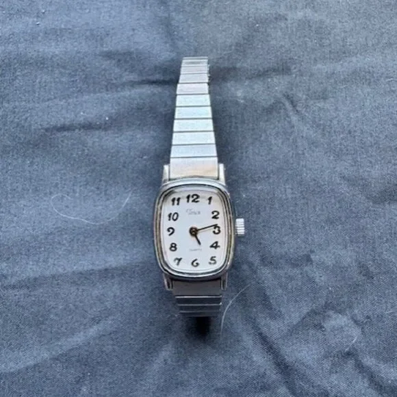 Vintage Timex BA-Cell Quartz Silver Stretch Watch