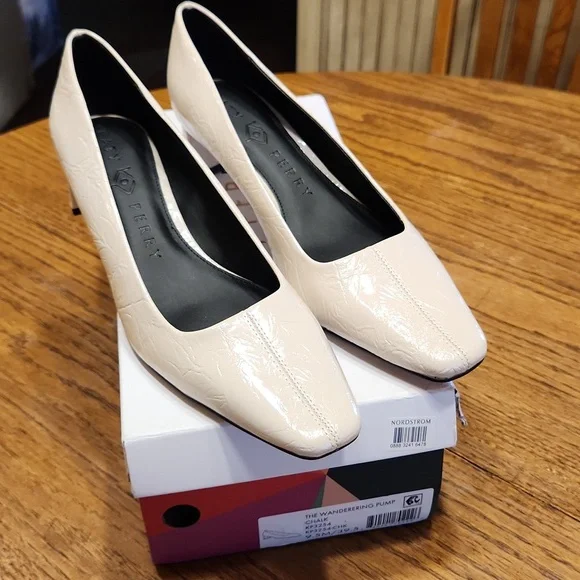 NEW Katy Perry The Wanderering Pump Chalk Size 9.5