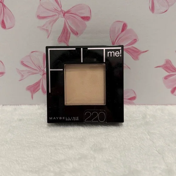 Maybelline Fit‎ Me Matte Poreless Powder Foundation 220 Natural Beige