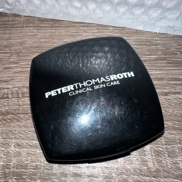 Peter Thomas‎ Roth Un-Wrinkle Pressed Powder Fair Light Matte 0.35oz Compact