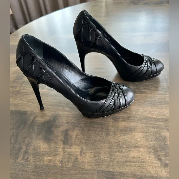 Christian Dior Karenine Escarpine Noir Pumps size 38 Pre loved without box 👠