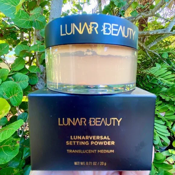 LUNAR BEAUTY Lunarversal Setting Powder Translucent Medium New in Box .71 oz