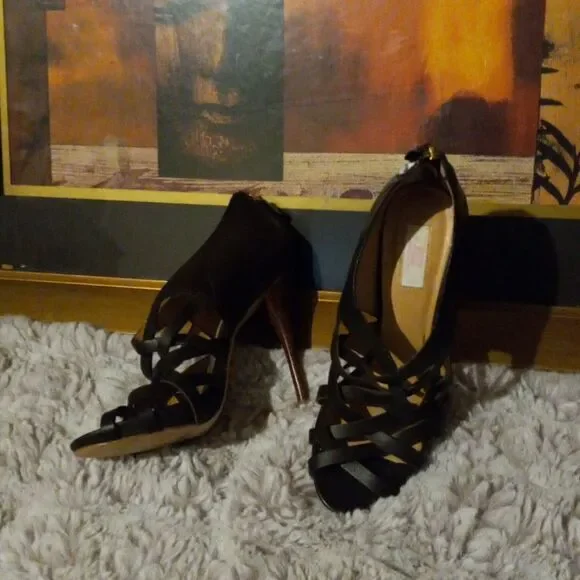 Sexy JLO Heels!*