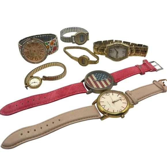 Lot of 8 Womens Fashion Watches Assorted Styles‎ Bands Faces