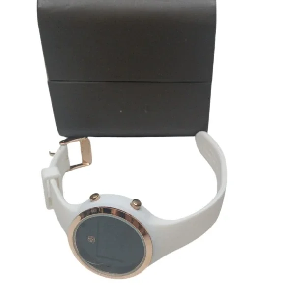 Daisy Fuentes Golden White Digital Alarm Chrono Quartz Watch with box No Battery