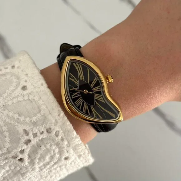 SKU:0136 vintage vibe retro gold black watch black leather strap + in a gift bag