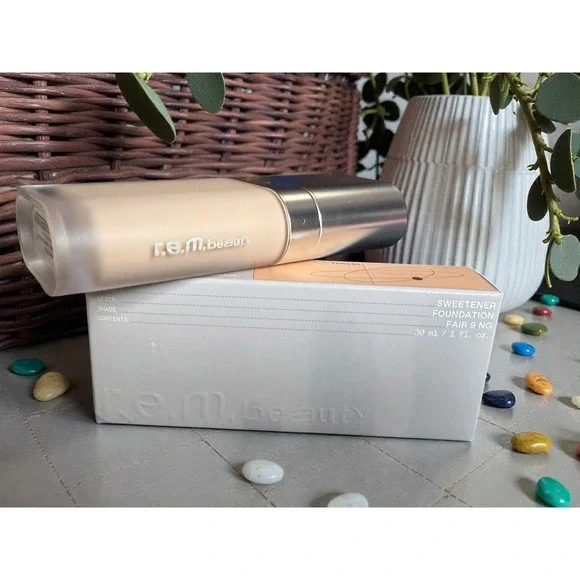 r.e.m Beauty - Sweetener Foundation Fair 9 NG 30ml - *NIB*