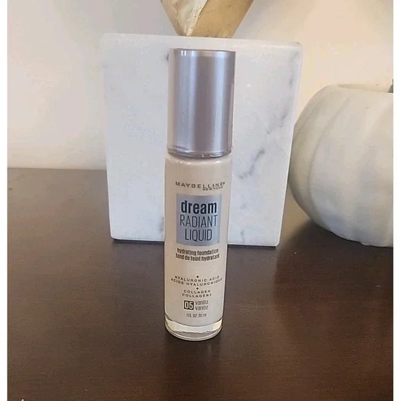 Maybelline‎ Foundation 05 Dream Radiant Liquid Hydrating Vanilla 1 fl oz