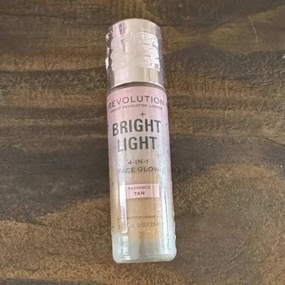 Revolution Bright Light Face Glow - Radiance Tan