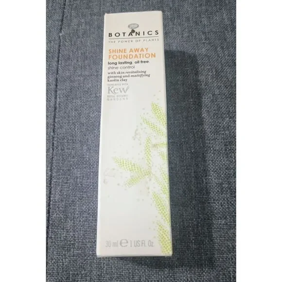 Botanics Age Defense Foundation - Shine Away. 020 Cumin. Oil Free