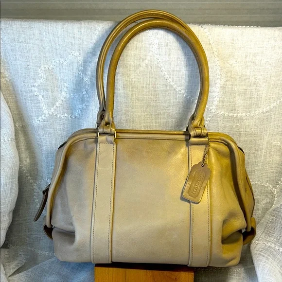 Coach vintage leather tote pocketbook bag