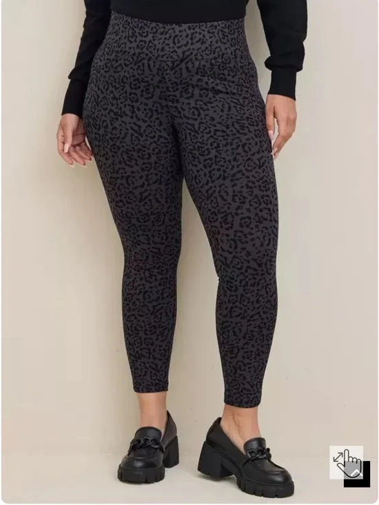NWT torrid Leopard Pocket Pixie Skinny Studio Luxe Ponte High-Rise Pant - Size 2