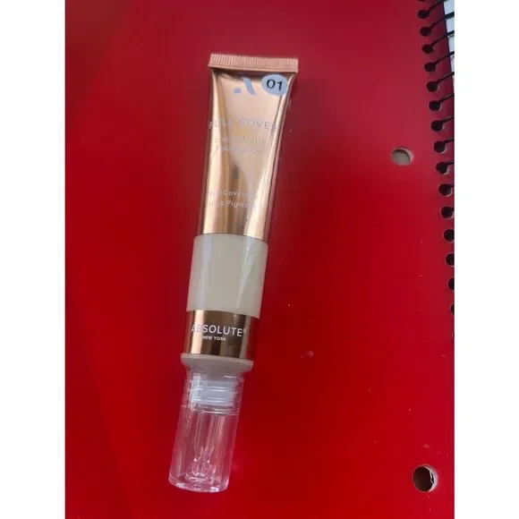 Absolute New York Full Cover Liquid Matte Foundation - 01 Light (Cream)