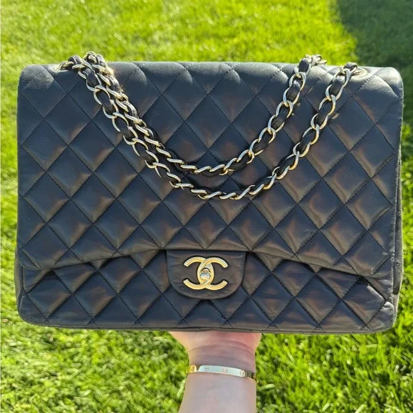 Auth. ✅ Chanel Black Maxi Lambskin Double Flap w/GHW ✨