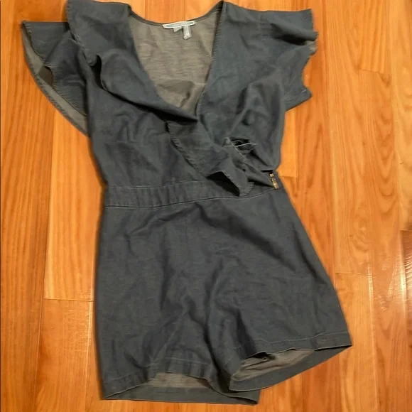 Draper James Chic Gray Ruffle Sleeve Romper