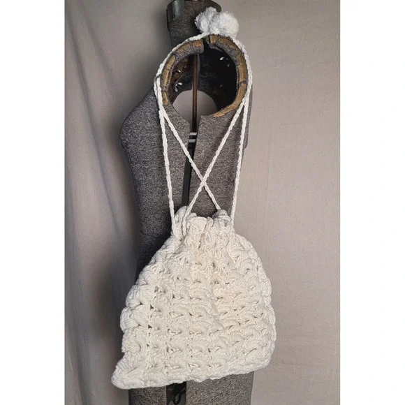 Vintage 60s 70s Boho Crocheted‎ Knit White Shoulder Bag Drawstring Pouch