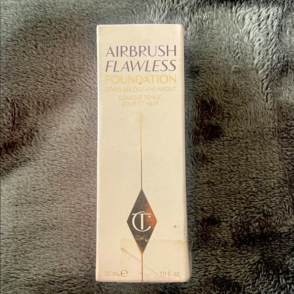 Charlotte Tilbury Airbrush Flawless Foundation - Deep Brown