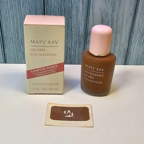 Mary Kay Day Radiance Oil-Free Foundation Mahogany Bronze #5796 - NIB Old Stock