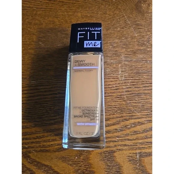 Maybelline Fit Me Dewy‎ and Smooth Liquid Foundation SPF 18 315 Soft Honey