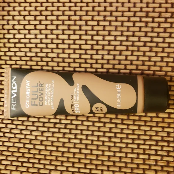 Revlon Colorstay Full Coverage Foundation Matte 390 Early Tan