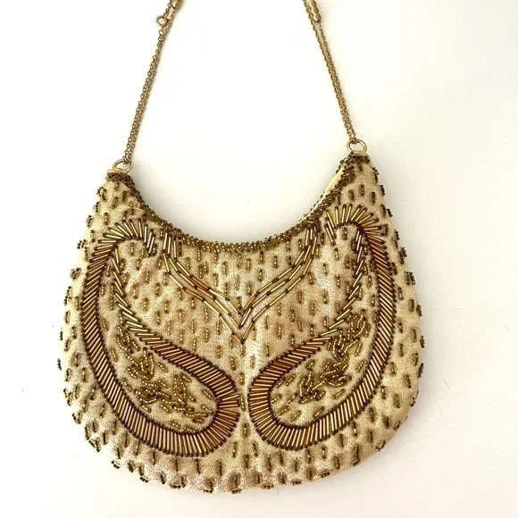 Vintage Beaded bag with chain shoulder strap.