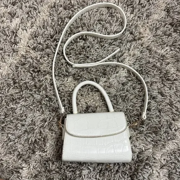 VTG White Faux Vegan Leather Crocodile Alligator Purse Crossbody Shoulder Bag