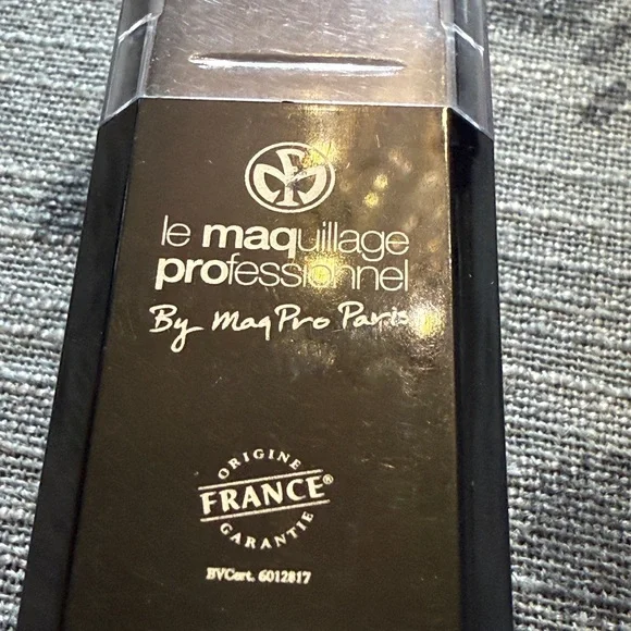 Maq Pro made in France Professional Makeup Foundation - 90