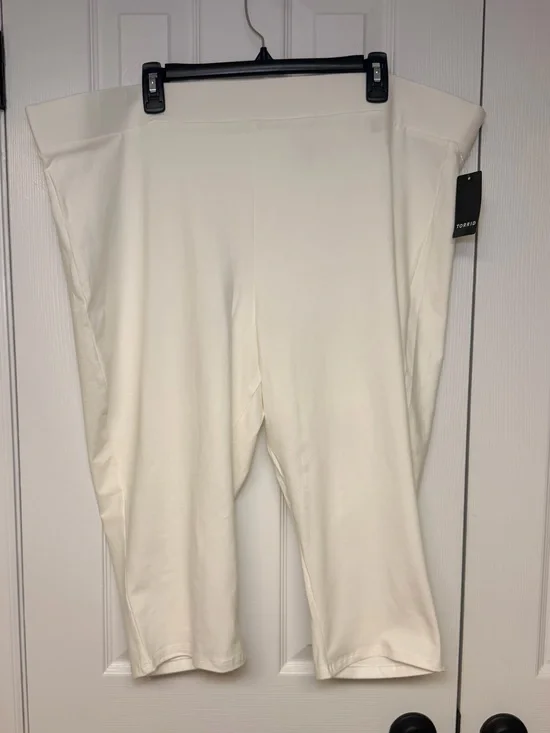 Torrid Pedal Pusher Leggings 5X Cream Ivory Cropped Pull On NWT Plus Cotton