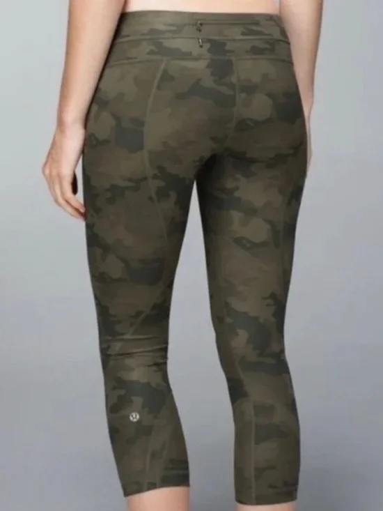 NWOT‎ Lululemon Run Inspire Crop II All Luxtreme Cropped Camouflage Camo