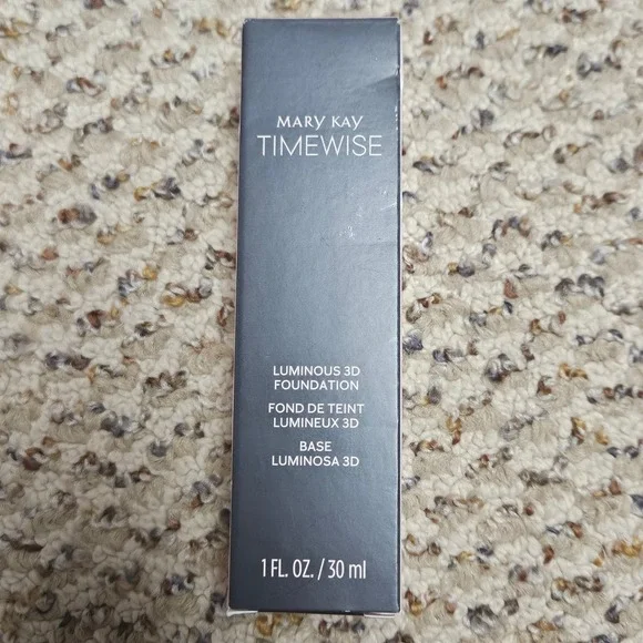 Mary Kay TimeWise Luminous 3D Foundation Ivory C 110 Normal to Dry Skin 1 oz