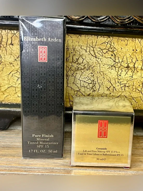 Elizabeth Arden Bundle: Pure Finish Mineral Tinted Moisturizer Deep 04 & Ceramid