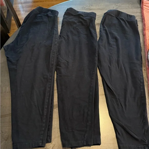 Set of 3 Torrid Black cropped Leggings