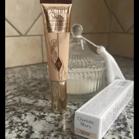 Charlotte Tilbury BEAUTIFUL SKIN FOUNDATION in 2 Neutral (NIB)