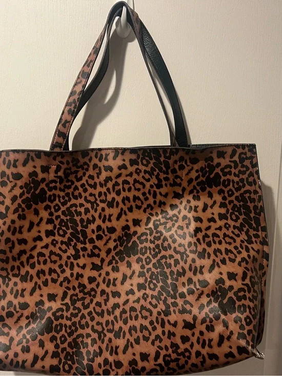 Leopard Print Tote Bag in Brown and Black — Fashionable Everyday Carry