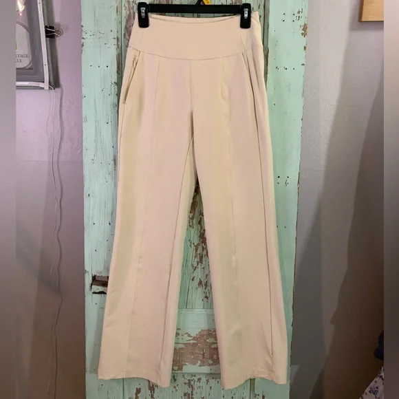 Women’s cream Avalanche high-waisted pants