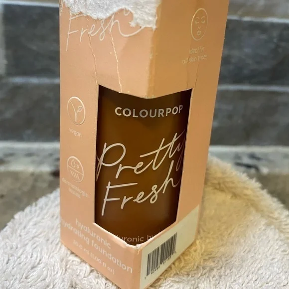 Deep Dark 190w Pretty Fresh‎ Colourpop Foundation New ( Box Has Flaws)