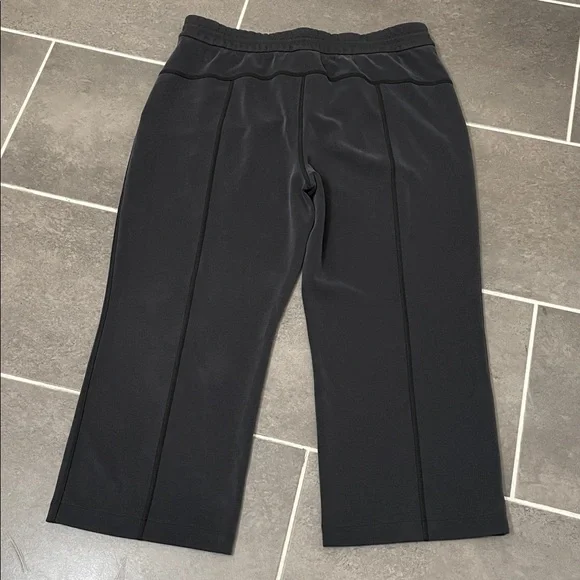 Lululemon Softstreme High-Rise Straight Leg Crop size 14