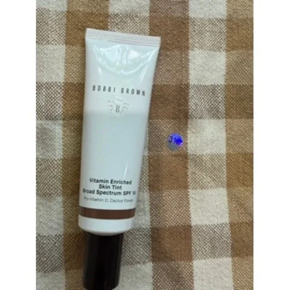Bobbi Brown Vitamin Enriched Skin Tint Broad Spectrum SPF 15 RICH 3