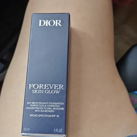 Dior Forever Skin Glow in 2,5 W