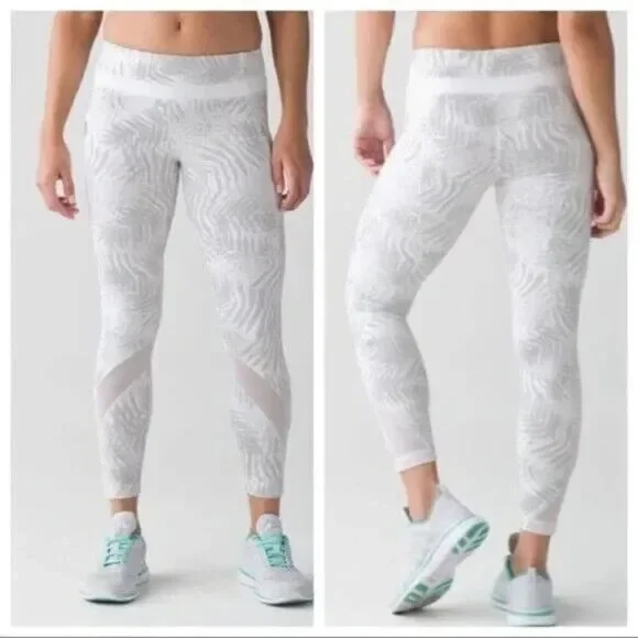 Lululemon Inspire Tight II Palm Camo White Nimbus Women's Size 4 Leggings‎ 7/8
