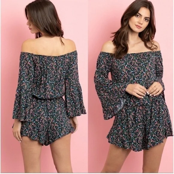 NWT Boutique Sexy Off the Shoulders Floral Romper With Angel Arms SIZE LARGE
