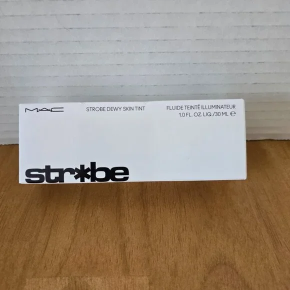 MAC Strobe Dewy Skin Tint - Medium 3 - 1‎ fl. oz. / 30 ml - Brand New in Box