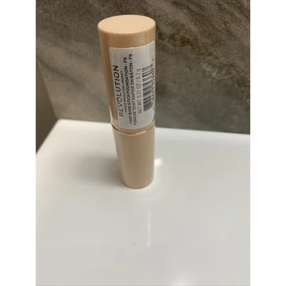 Makeup Revolution Fast Base‎ Stick Foundation - F5 Sealed