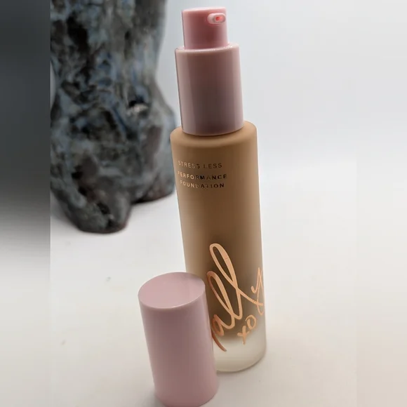 Mally Beauty Stress Less Performance Foundation In TAN